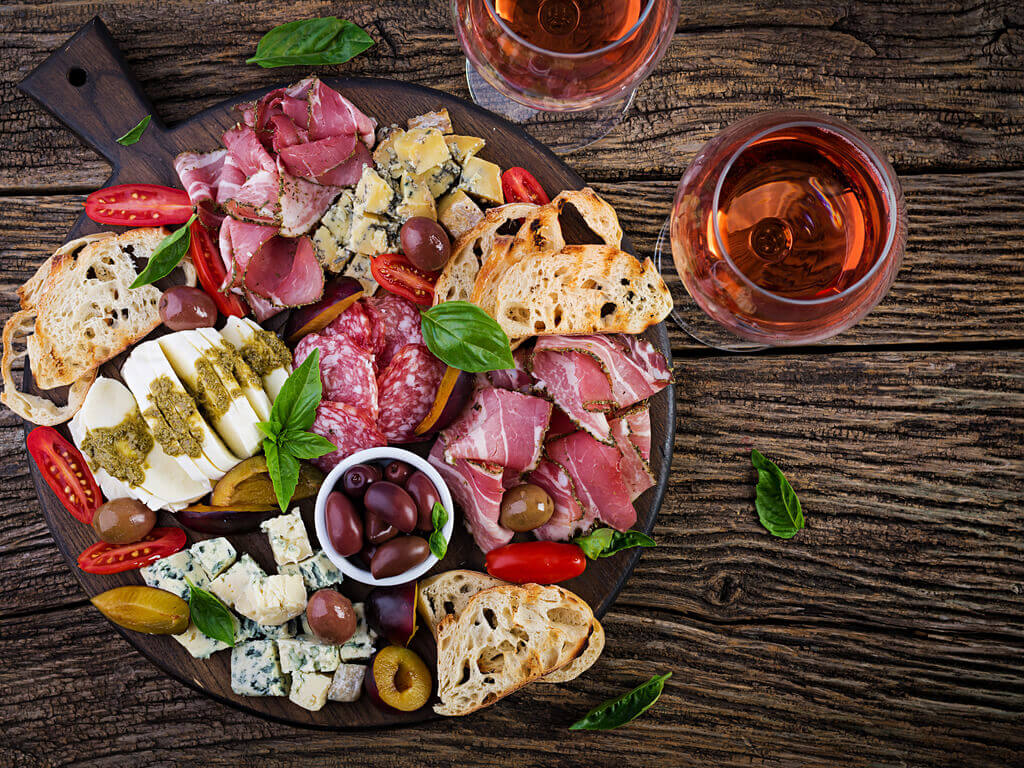 Antipasto or Antipasti? The Making of an Italian Tradition